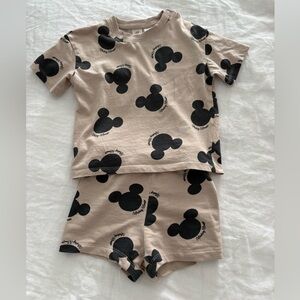 H&M Disney Beige and Black Mickey Mouse Set 2T